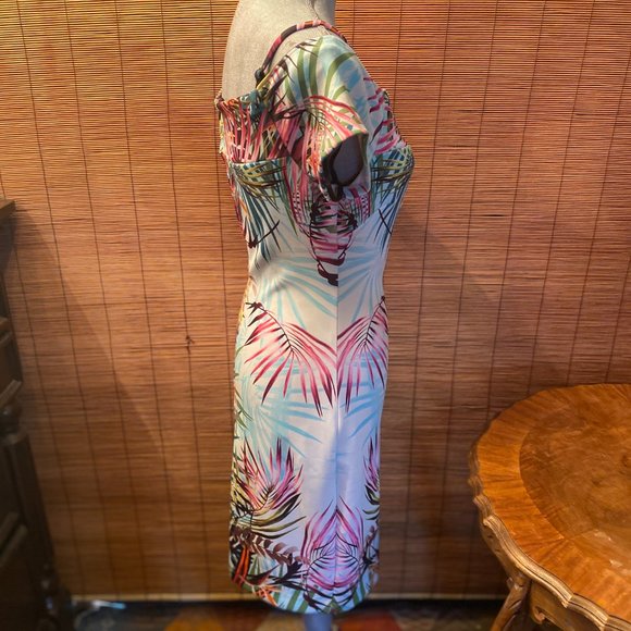 Guess Floral Tropical Bodycon Dress Size 6 EUC - Picture 4 of 6